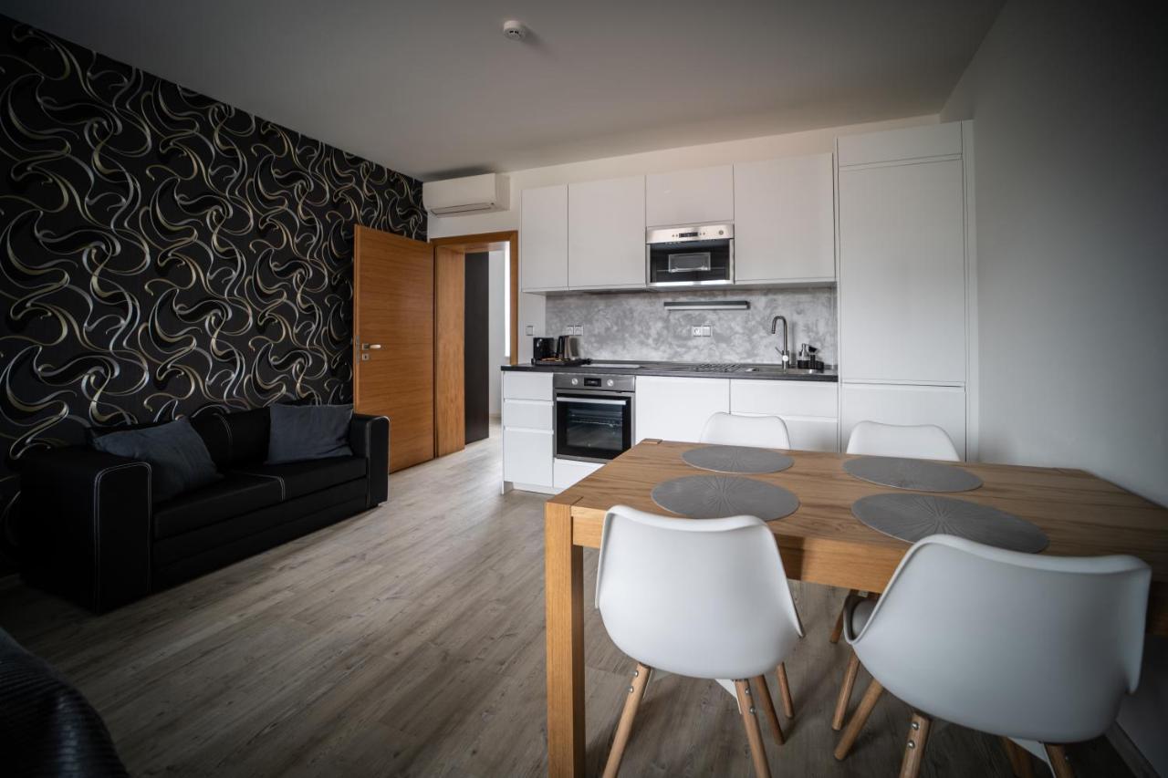 Garni Hotel Свитави Екстериор снимка
