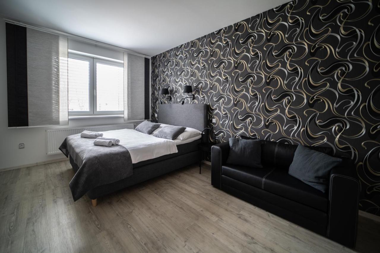 Garni Hotel Свитави Екстериор снимка