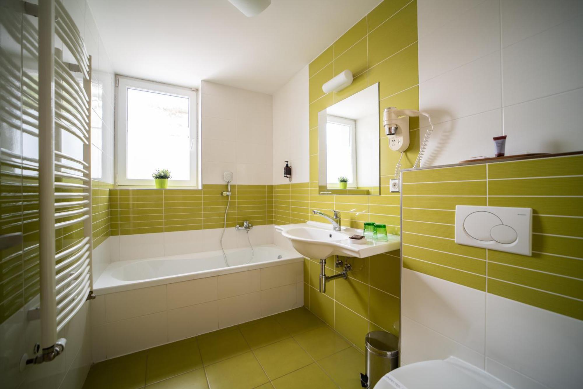 Garni Hotel Свитави Екстериор снимка